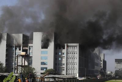 Incêncio atinge Instituto que produz vacinas contra a covid-19 na Índia