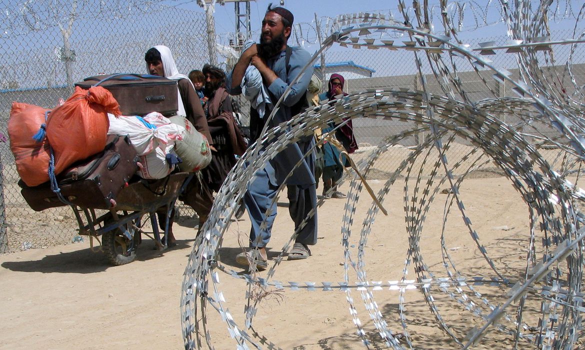 2021-08-19t234452z_1_lynxmpeh7i16y_rtroptp_4_afghanistan-conflict-trade