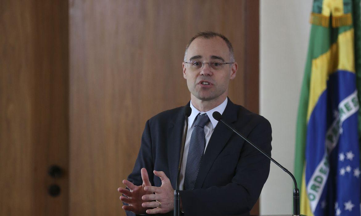 ANDRÉ MENDONÇA