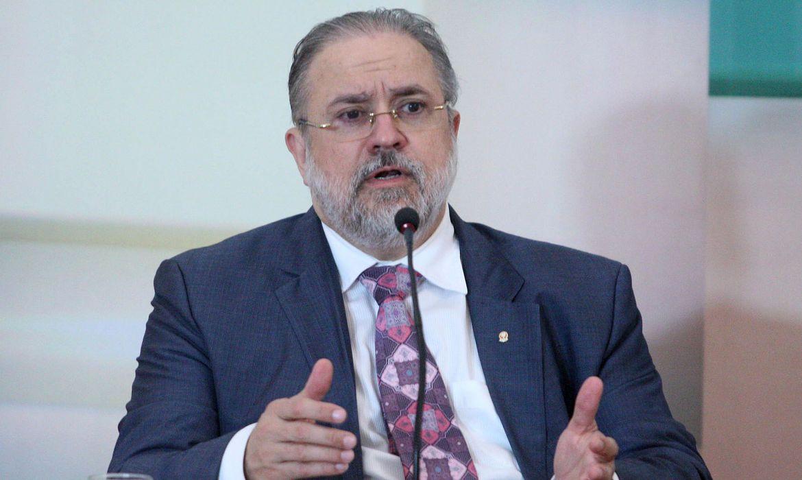 AUGUSTO ARAS