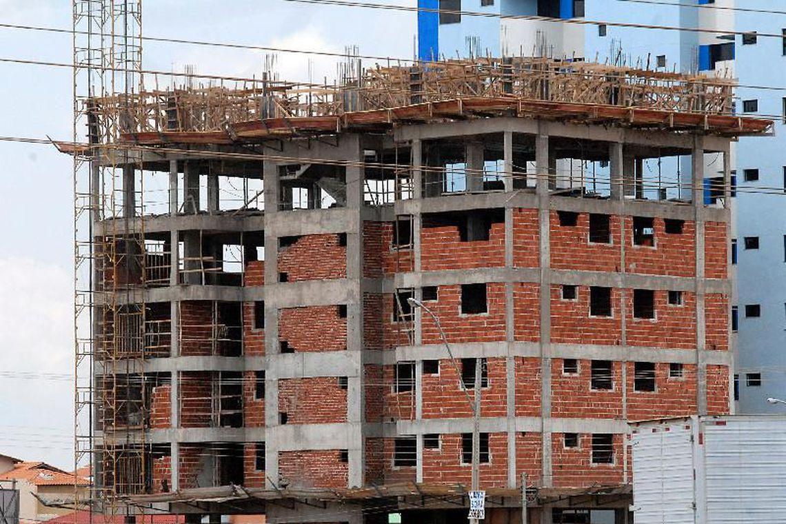 CONSTRUÇÃO