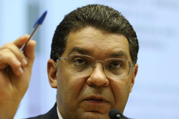 MANSUETO ALMEIDA