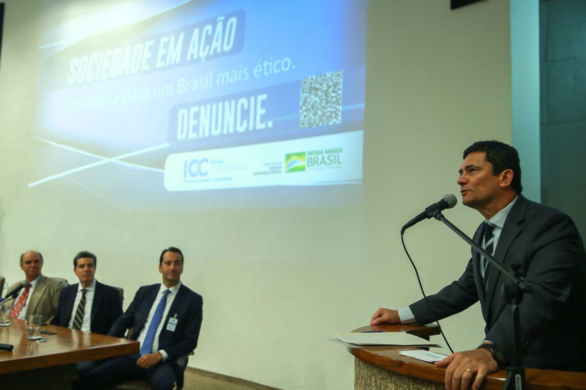MORO É F