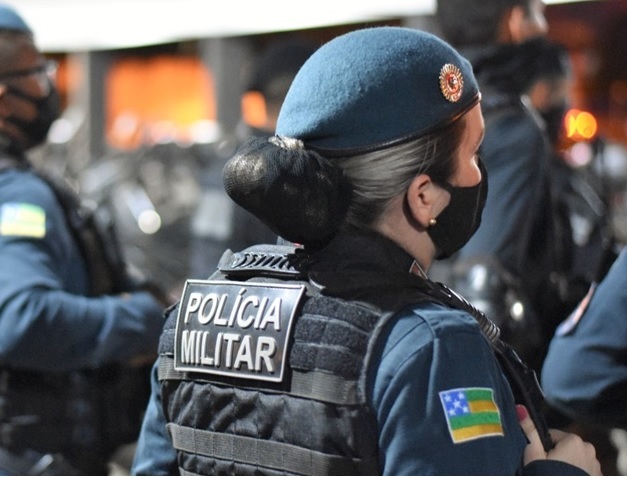 POLICIAL FEMININA