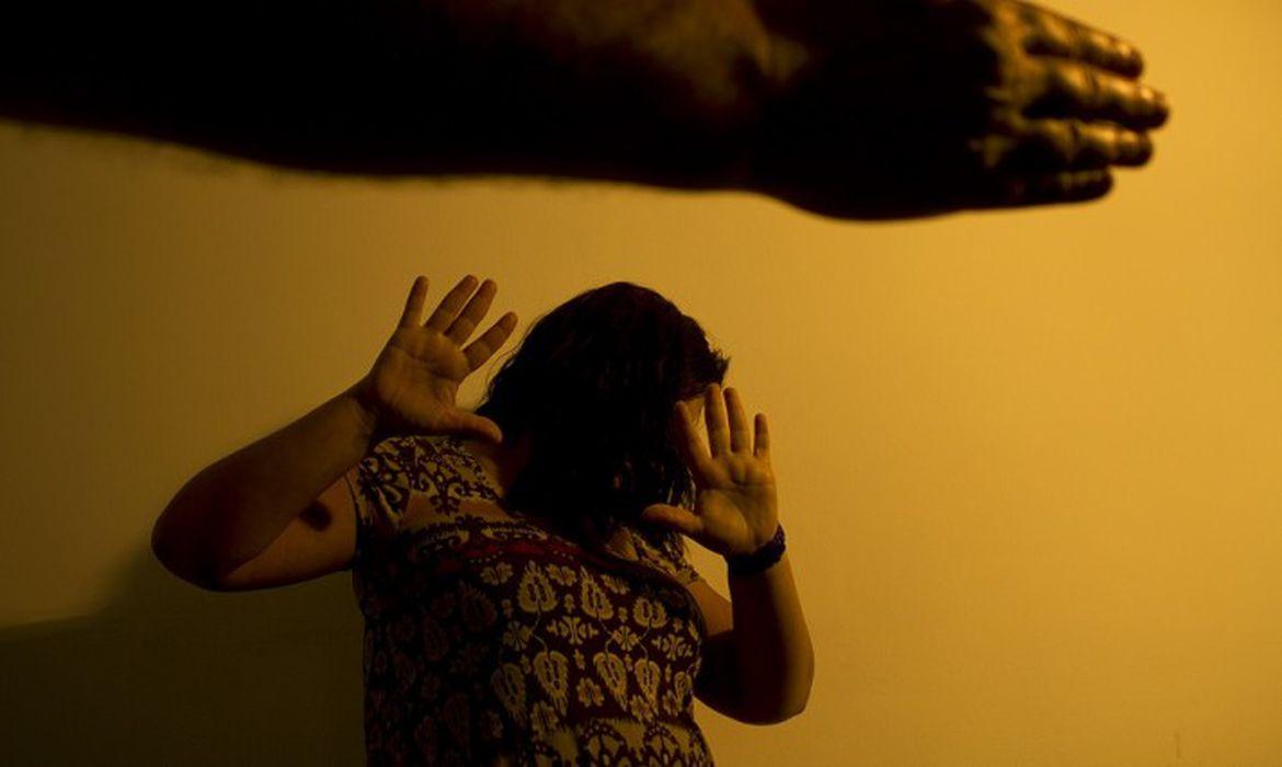 VIOLÊNCIA PM MULHER