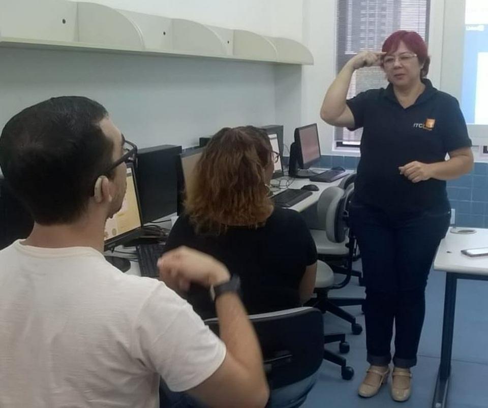 aula_libras2