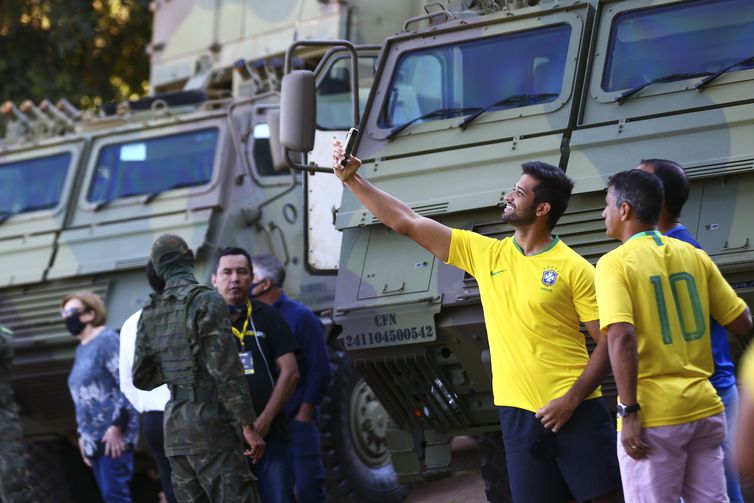 comboio-militar-esplanada1_mcamgo_abr_100820211818-12