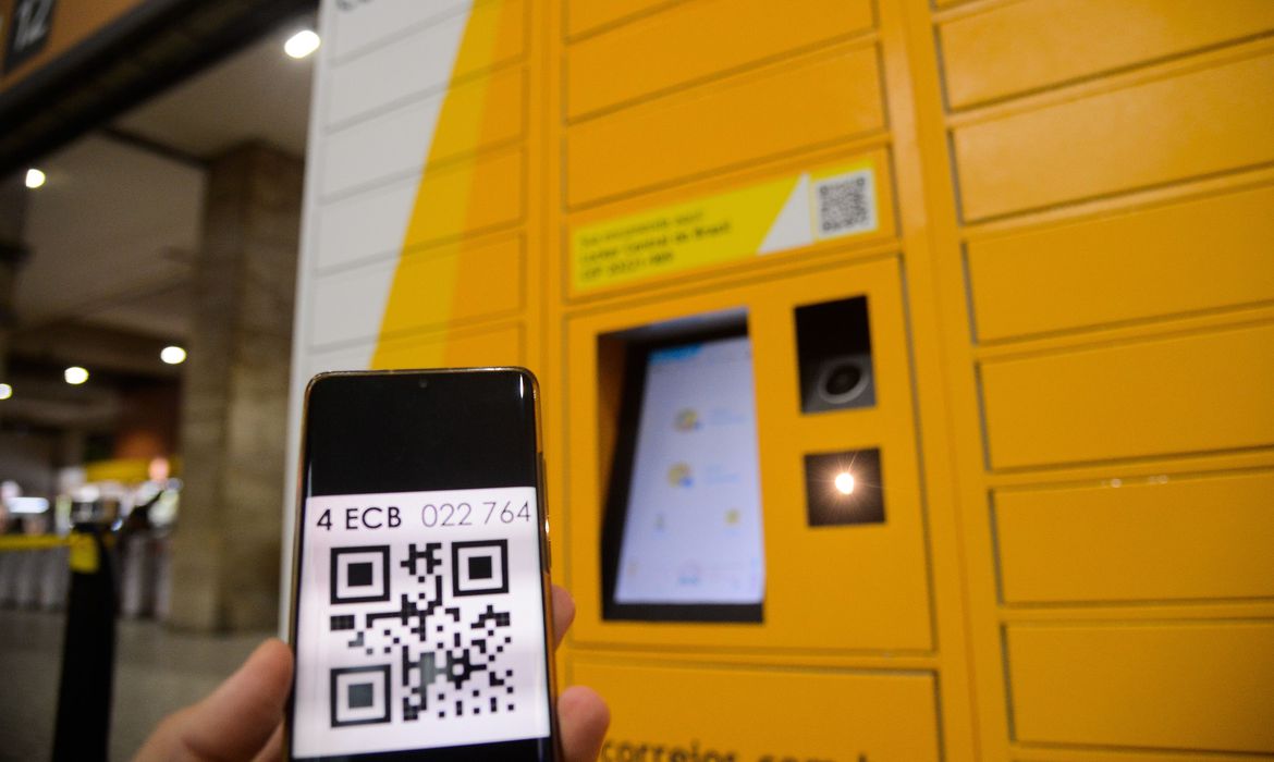 Correios inauguram lockers na central do Brasil