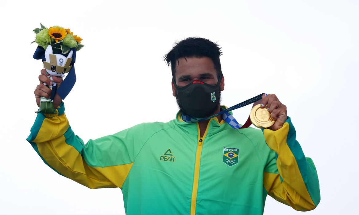 italo_ferreira_medalha_toquio (1)