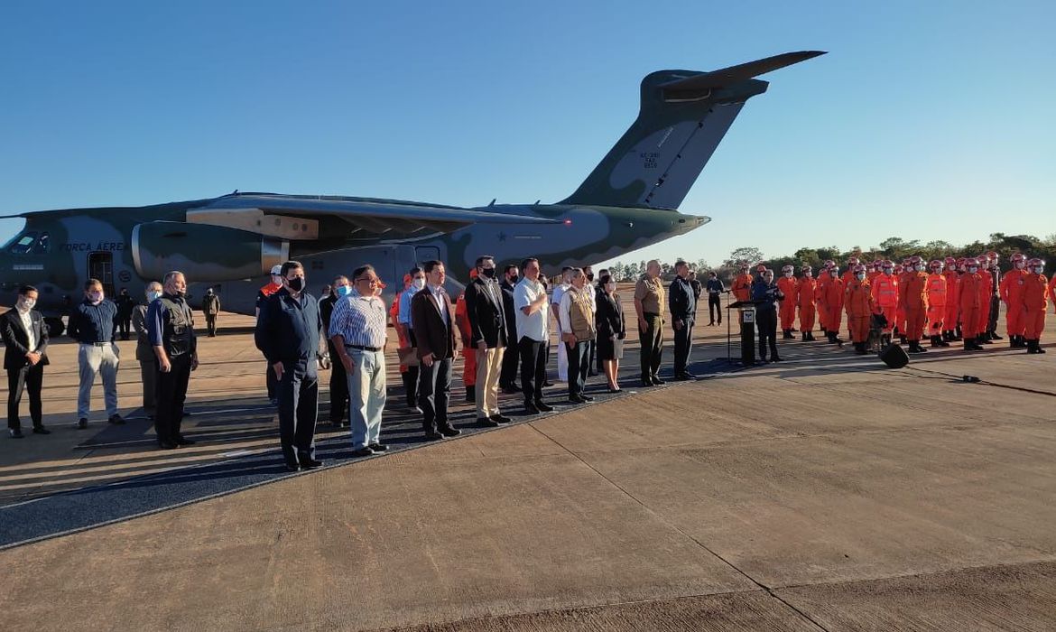 o_aviao_de_transporte_kc-390_millennium_ajuda_humanitaria_para_o_haiti.008 (1)