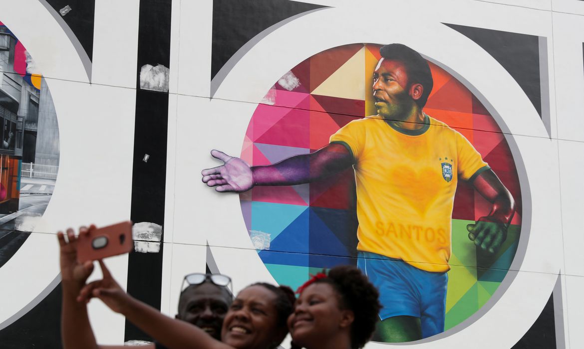 pele_mural_santos_fa