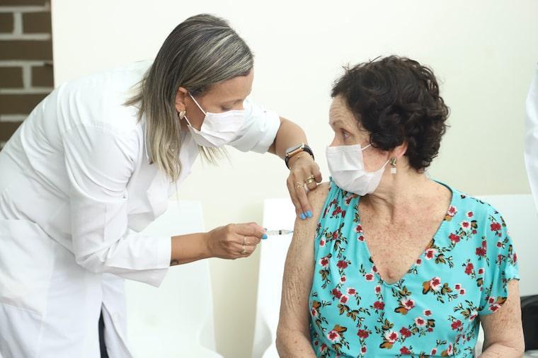 vacinacao_covid_no_senior_pura_vida___foto_marcelle_cristinne_3-min