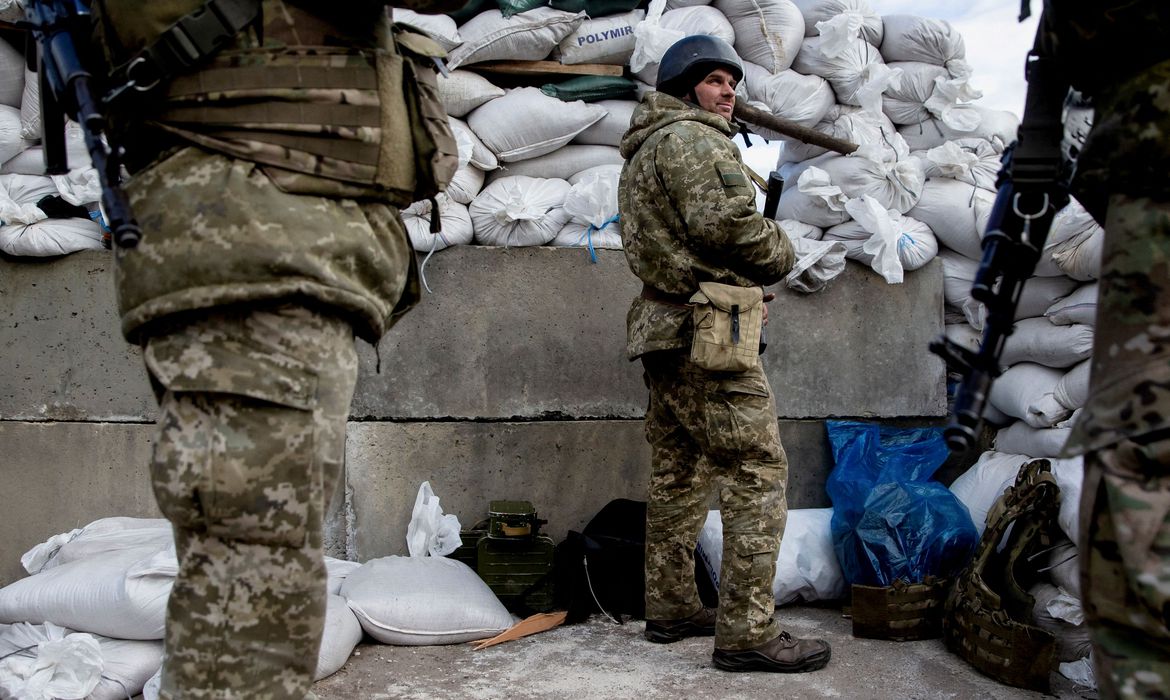 2022-02-28t010240z_585402289_rc2fss9mauxj_rtrmadp_3_ukraine-crisis-zhytomyr