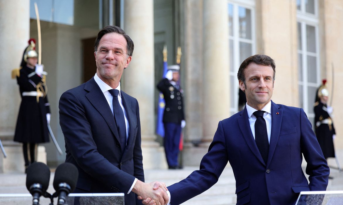2022-03-09t122308z_2033962799_rc20zs9qo42g_rtrmadp_3_ukraine-crisis-macron-rutte