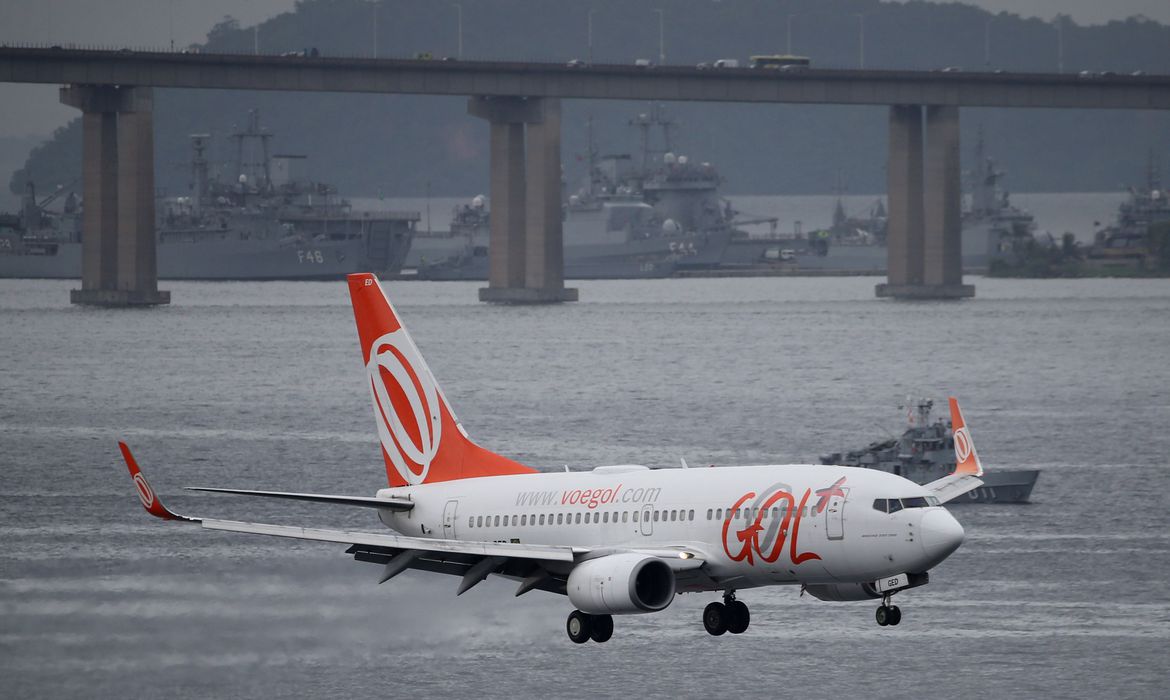 2022-04-08t130117z_1_lynxnpei370o1_rtroptp_4_brazil-airlines