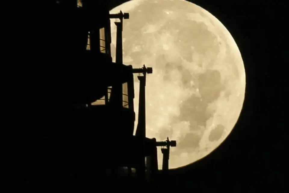 size_960_16_9_super-lua-221