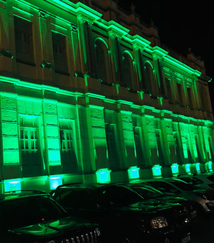 Museu da Gente Sergipana com luzes verdes em alusão ao Setembro Verde