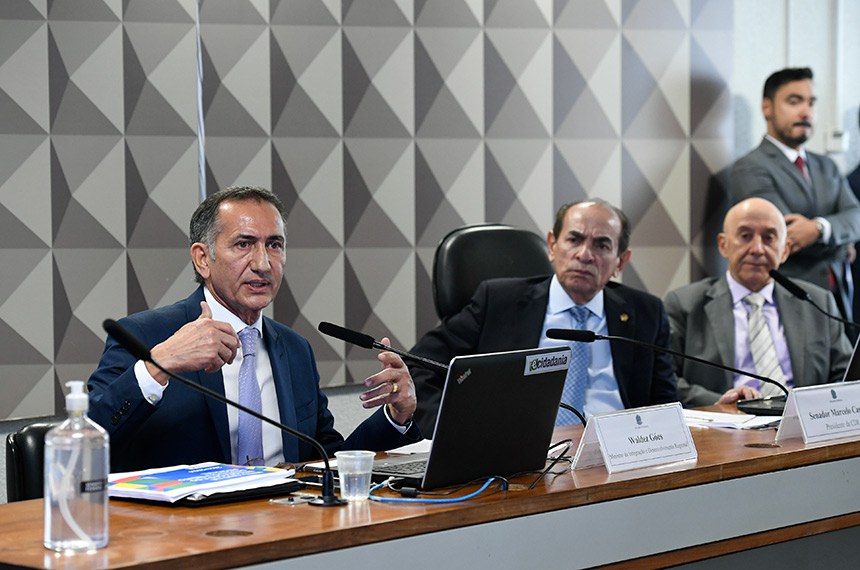 senadores
