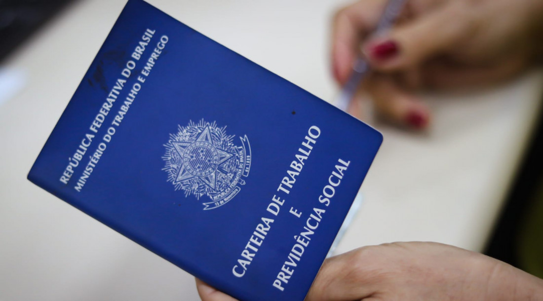 slide_e39557a4e5a8778cae90eda6576380da