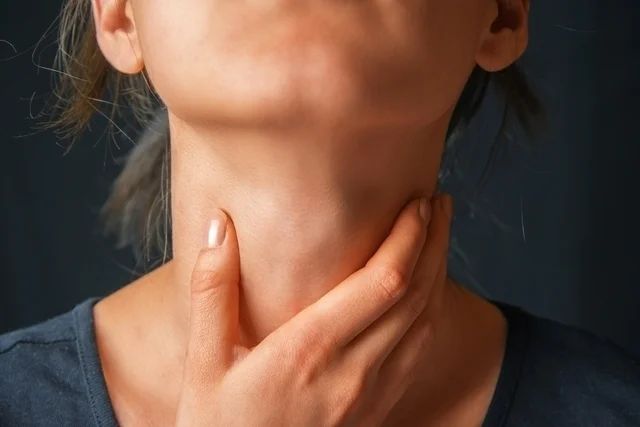 Os principais problemas que podem ocorrer na tireoide são as alterações hormonais