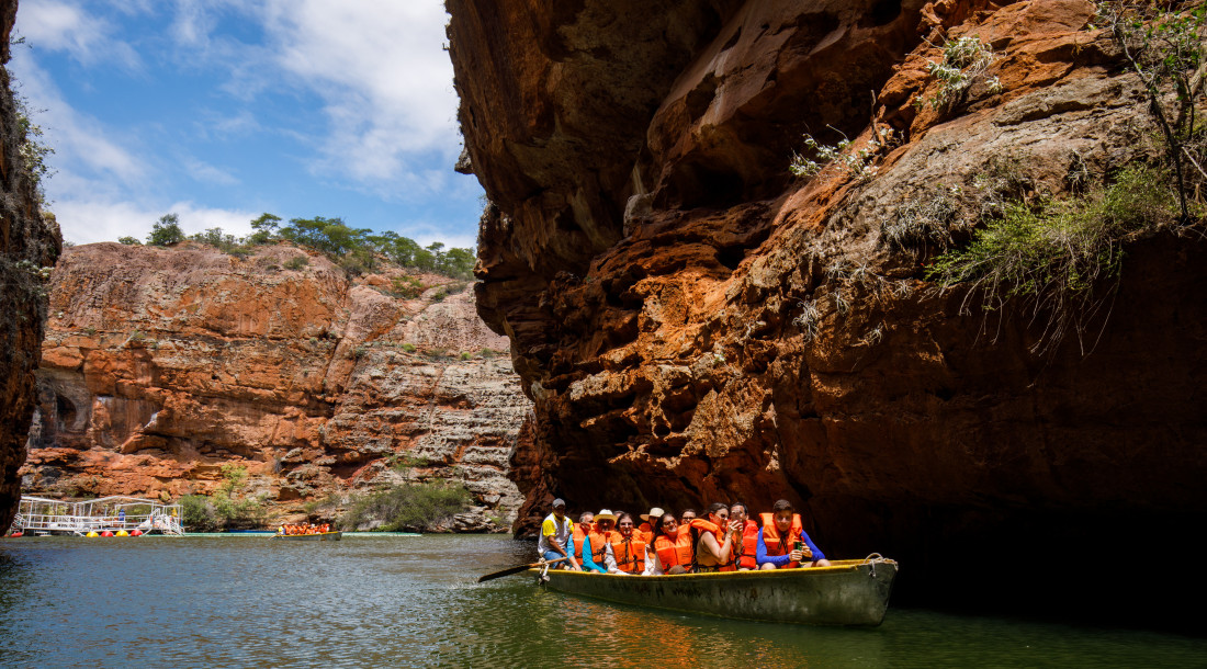 slide_200b74a58b819d45117c244a9e7bb310