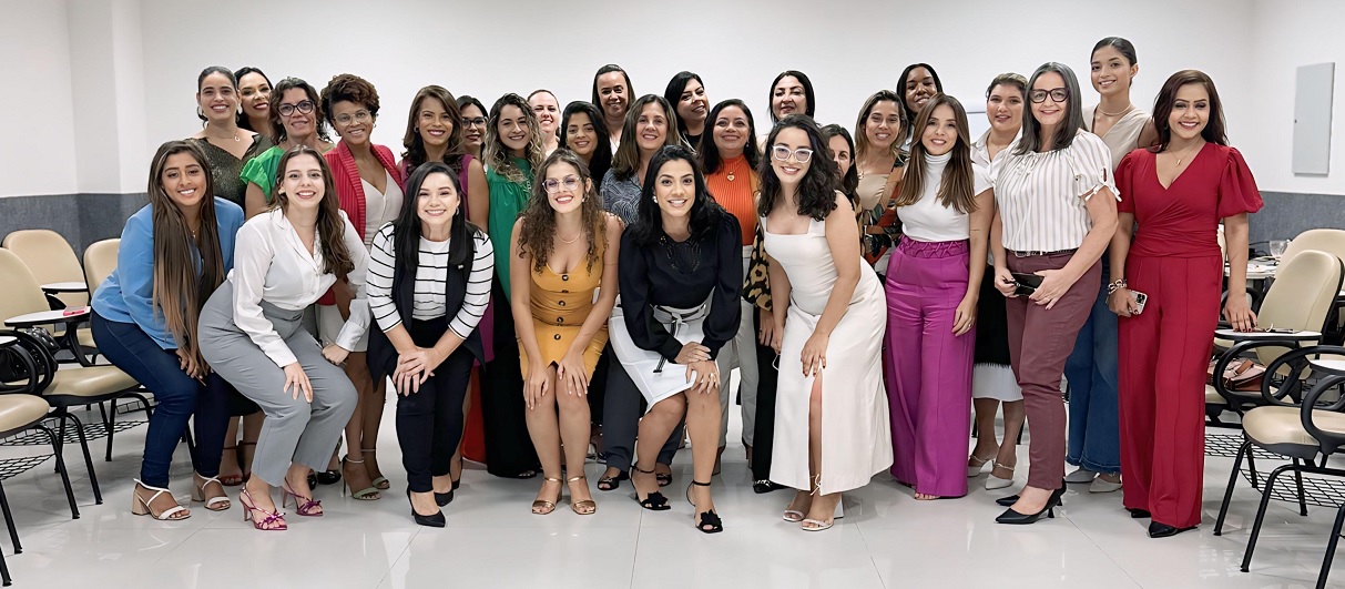 MULHERES DE NEGÓCIOS